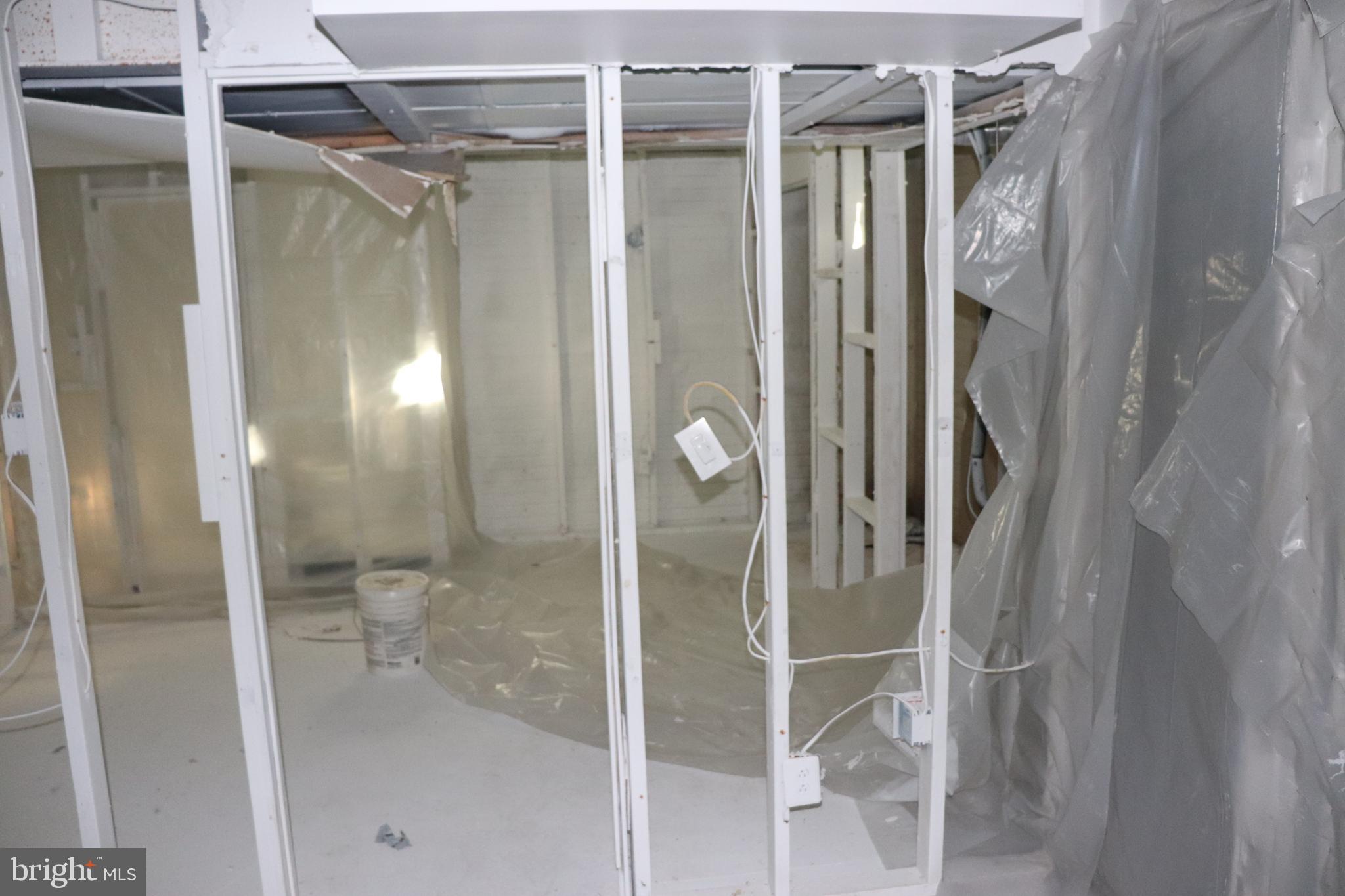 MIDDLE RIVER - Residential