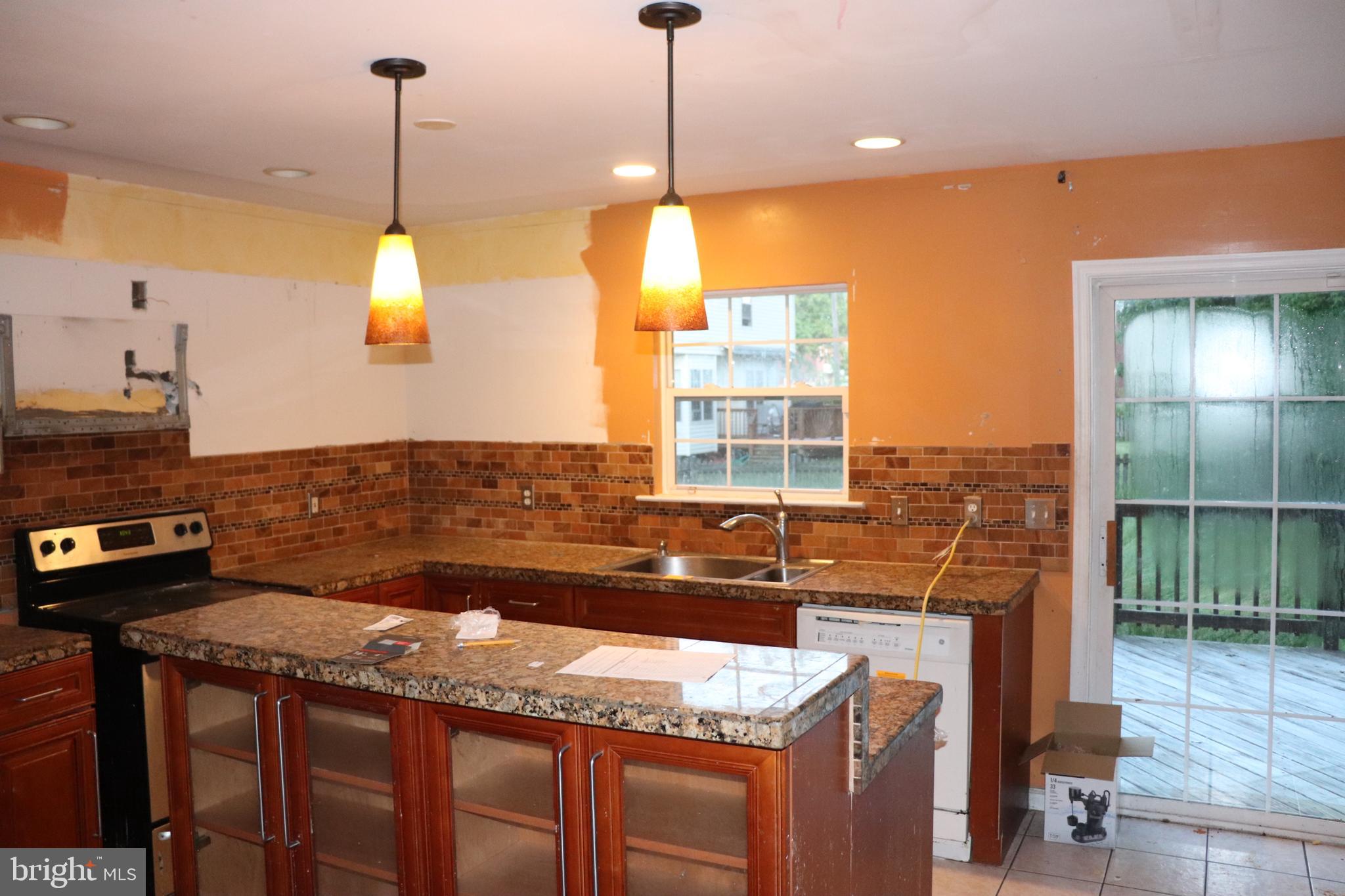 MIDDLE RIVER - Residential