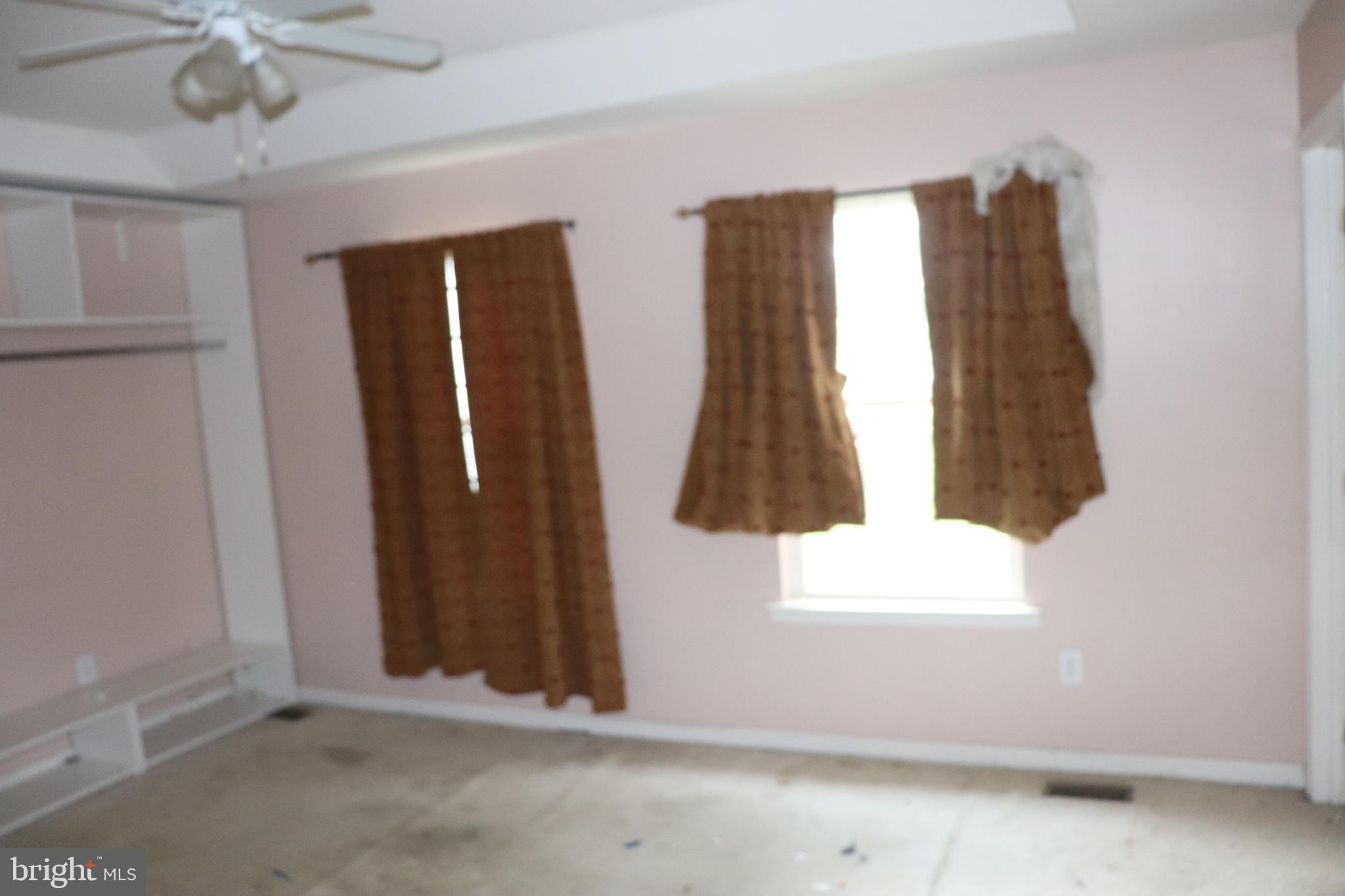 MIDDLE RIVER - Residential