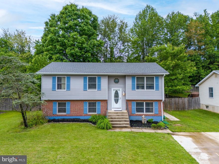 This charming split-level home in Elkton, Maryland, right near the Delaware border
offers a comfortable blend of space and serenity. With three cozy bedrooms and 1 full bath on
the top floor, it's ideal for both first-time buyers and those who love to entertain. The standout
feature is undoubtedly the back deck, providing a perfect spot to unwind while enjoying the
tranquil views of an open field and trees behind the property. This peaceful backdrop makes for a
picturesque setting, perfect for morning coffee or evening gatherings. The downstairs area of the
split boasts two large rooms with a half bath and access to outdoors. Perfect space for additional
family Room, Crafts or Gym Area, Play Room or Storage, the possibilities await. As you pull
up to the home, you will find personal parking in the expanded drive way for two cars. Under
the expansive deck you have a very large storage area for lawn equipment, furniture and toys. If
you're looking for a home that combines convenience and space with a touch of nature, this
property is must-see. This home is ready for a Buyer to add their personal touch and is priced to
sell. Close to major Roads and nearby I95 for easy to commute to work, nearby shopping,
restaurants and parks.
