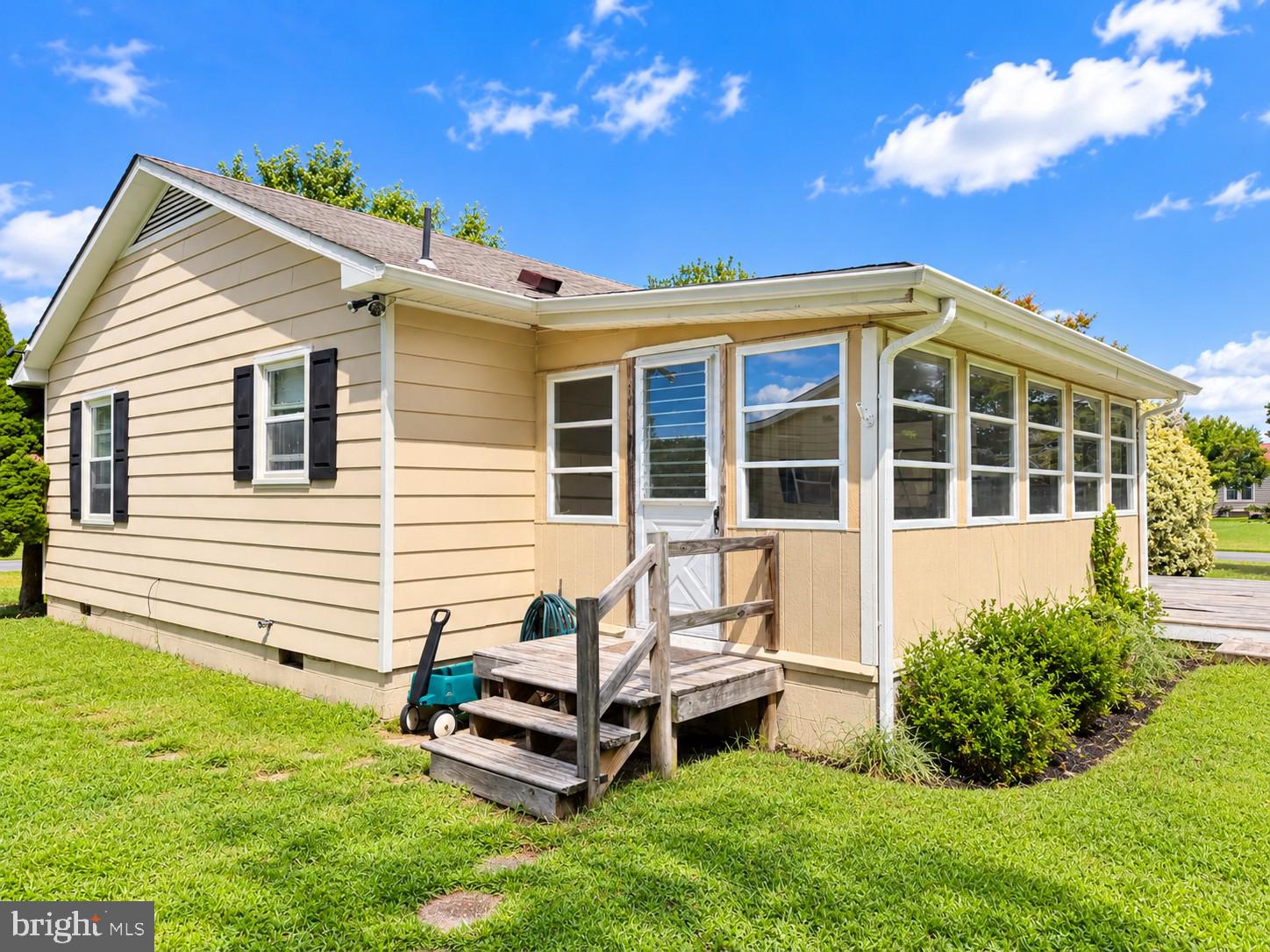 139 LOGANBERRY LANE