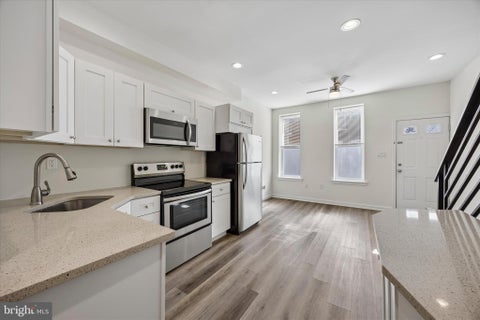 Townhouse For Sale - 2018 N Cleveland Street<br/> PHILADELPHIA, PA 19121