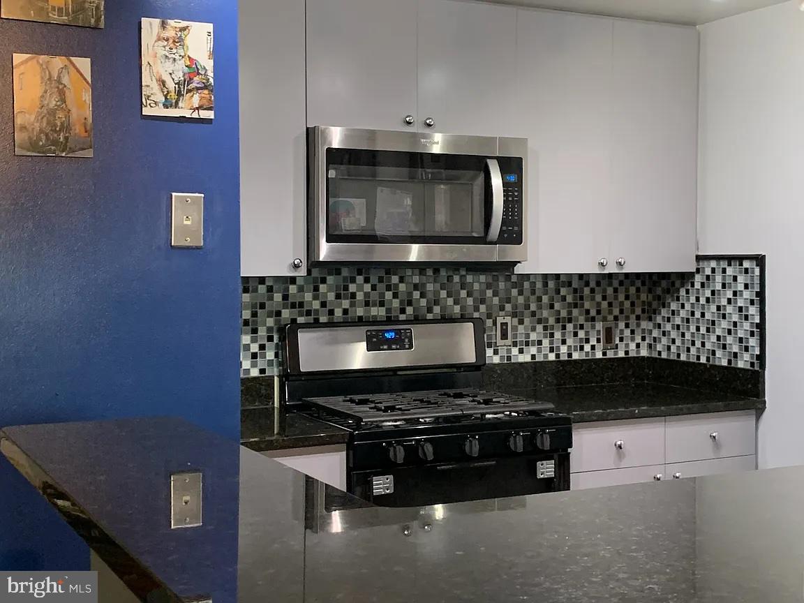 CRESCENT - Residential Lease