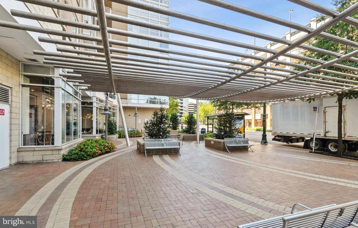 CRESCENT - Residential Lease