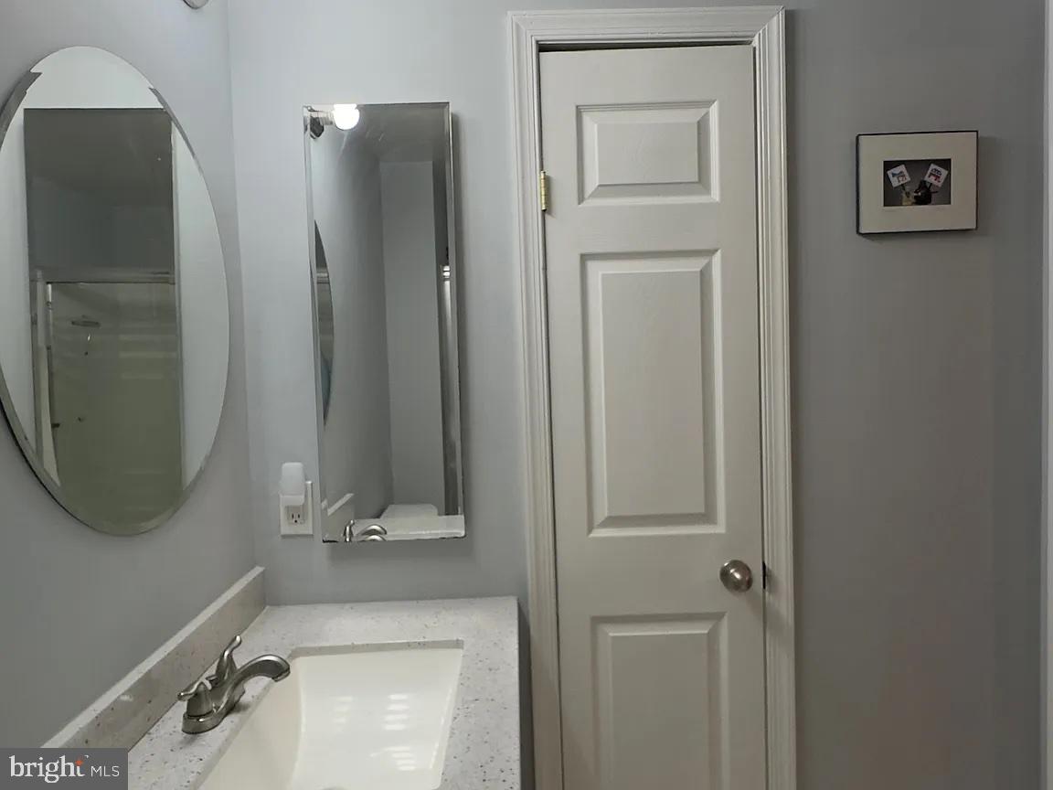 CRESCENT - Residential Lease