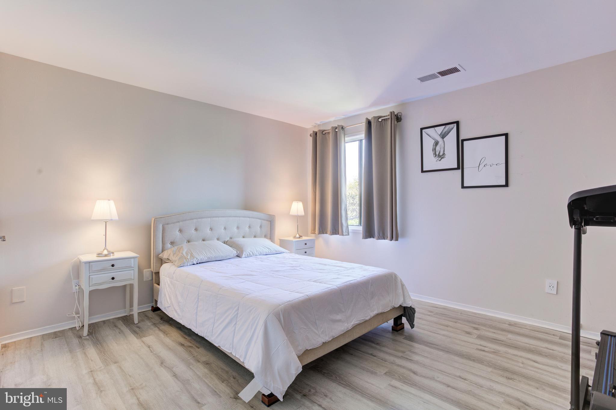 JEFFERSON MEWS - Residential