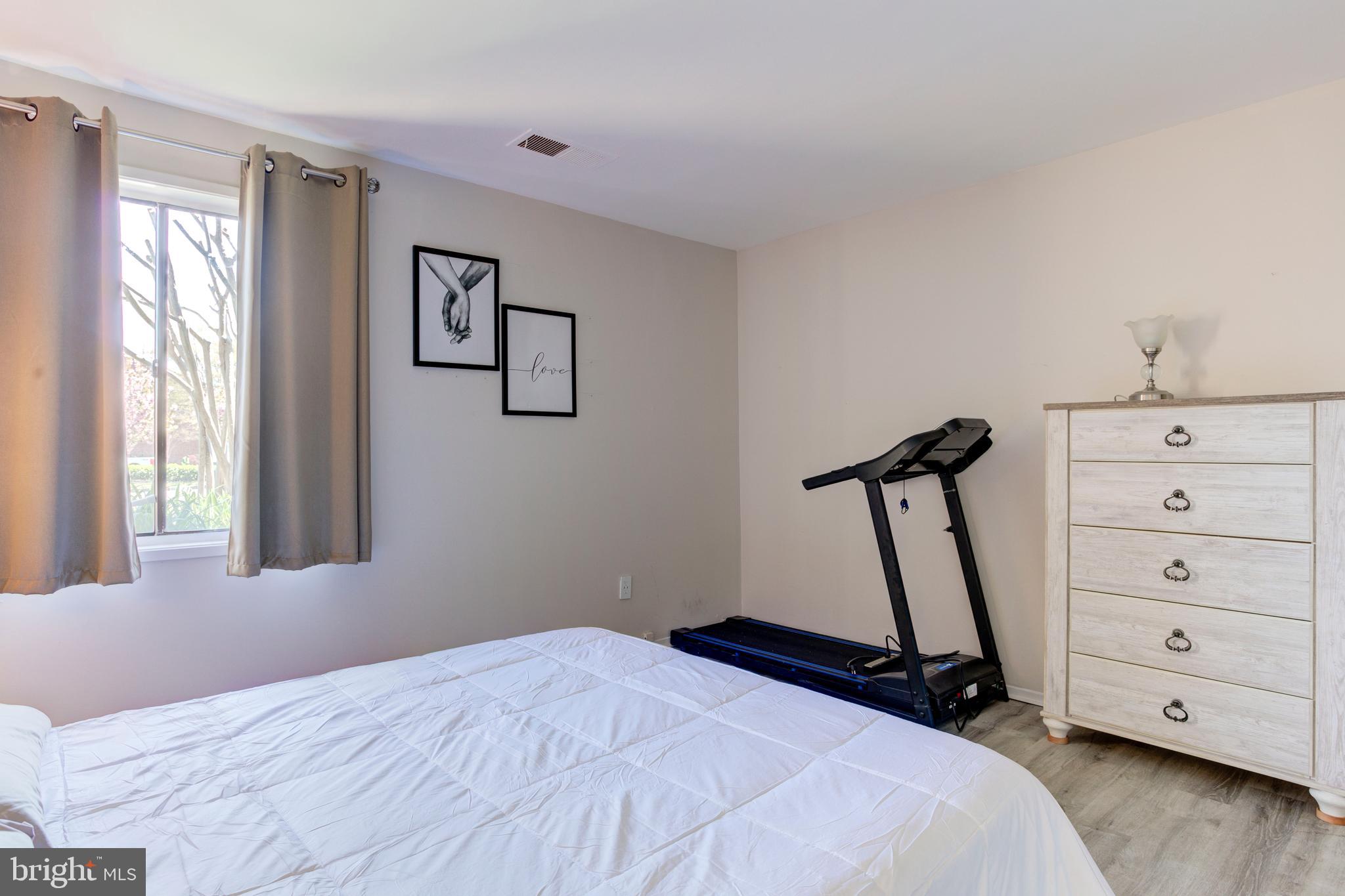 JEFFERSON MEWS - Residential