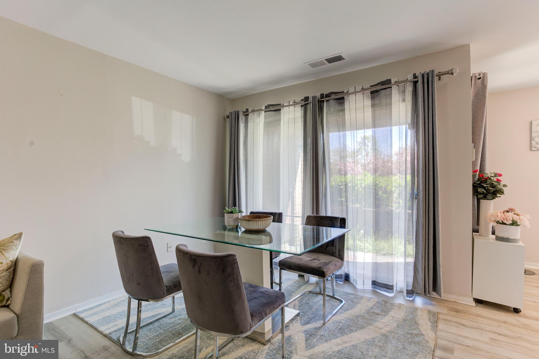 JEFFERSON MEWS - Residential