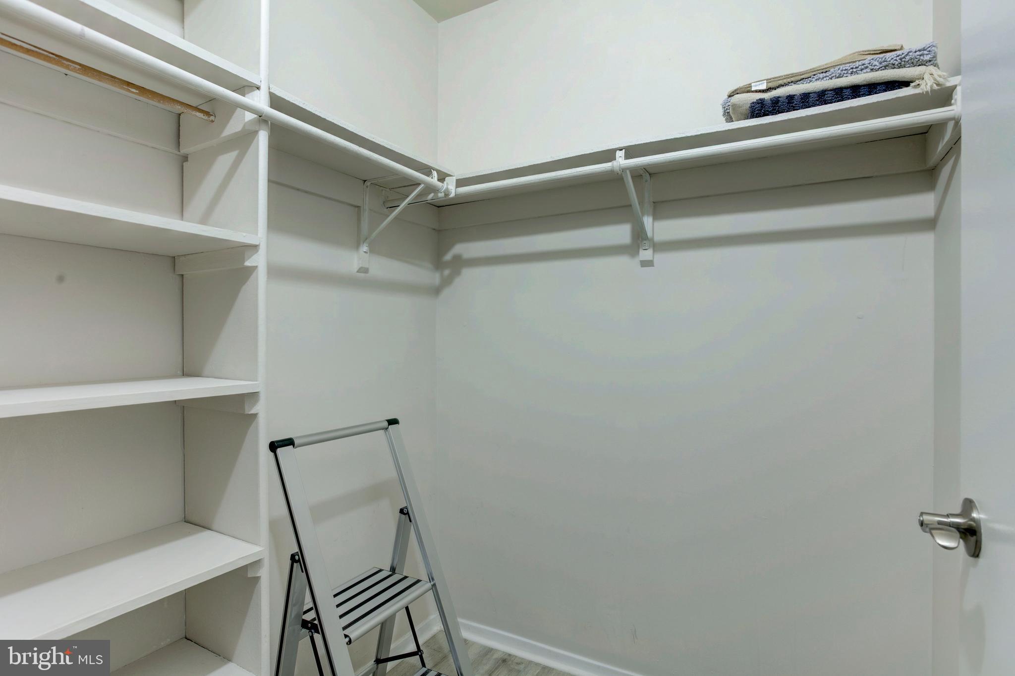 JEFFERSON MEWS - Residential