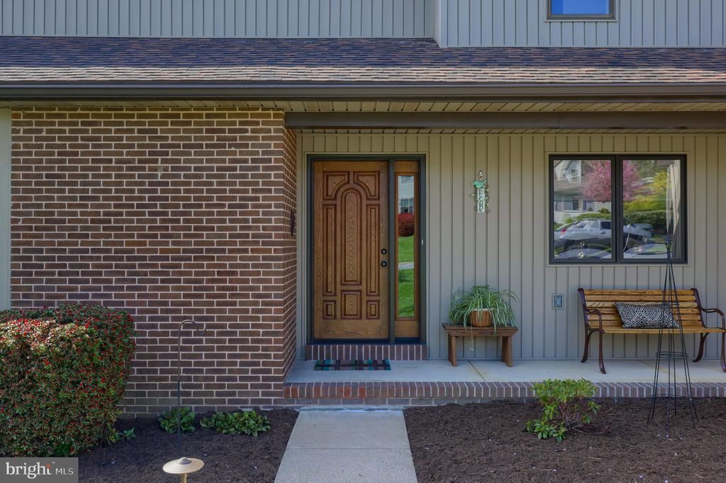 Photo of 1015 Stonemanor Drive, Lancaster, PA 17603 (MLS # PALA2052136)