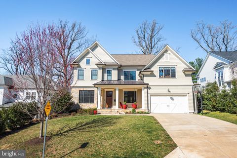 Photo of 6225 Madawaska Road, BETHESDA, MD 20816 (MLS # MDMC2236964)