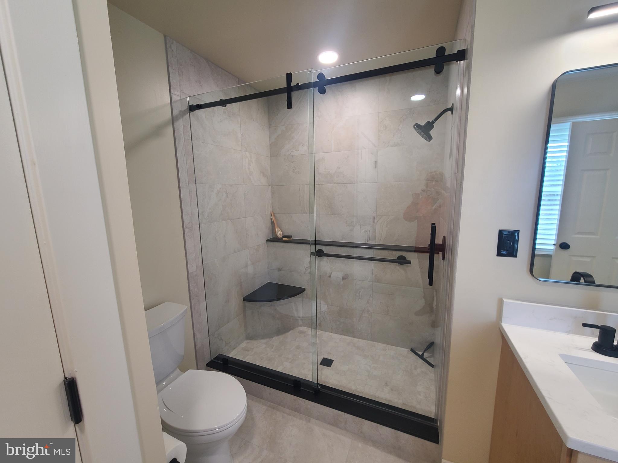 MONTGOMERY GREENE - Residential Lease