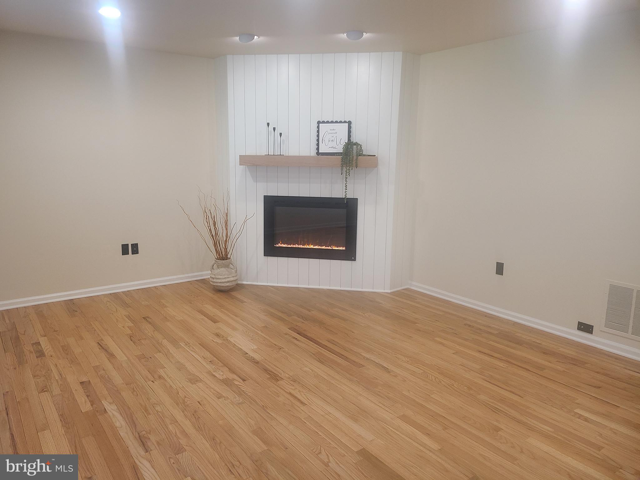 MONTGOMERY GREENE - Residential Lease