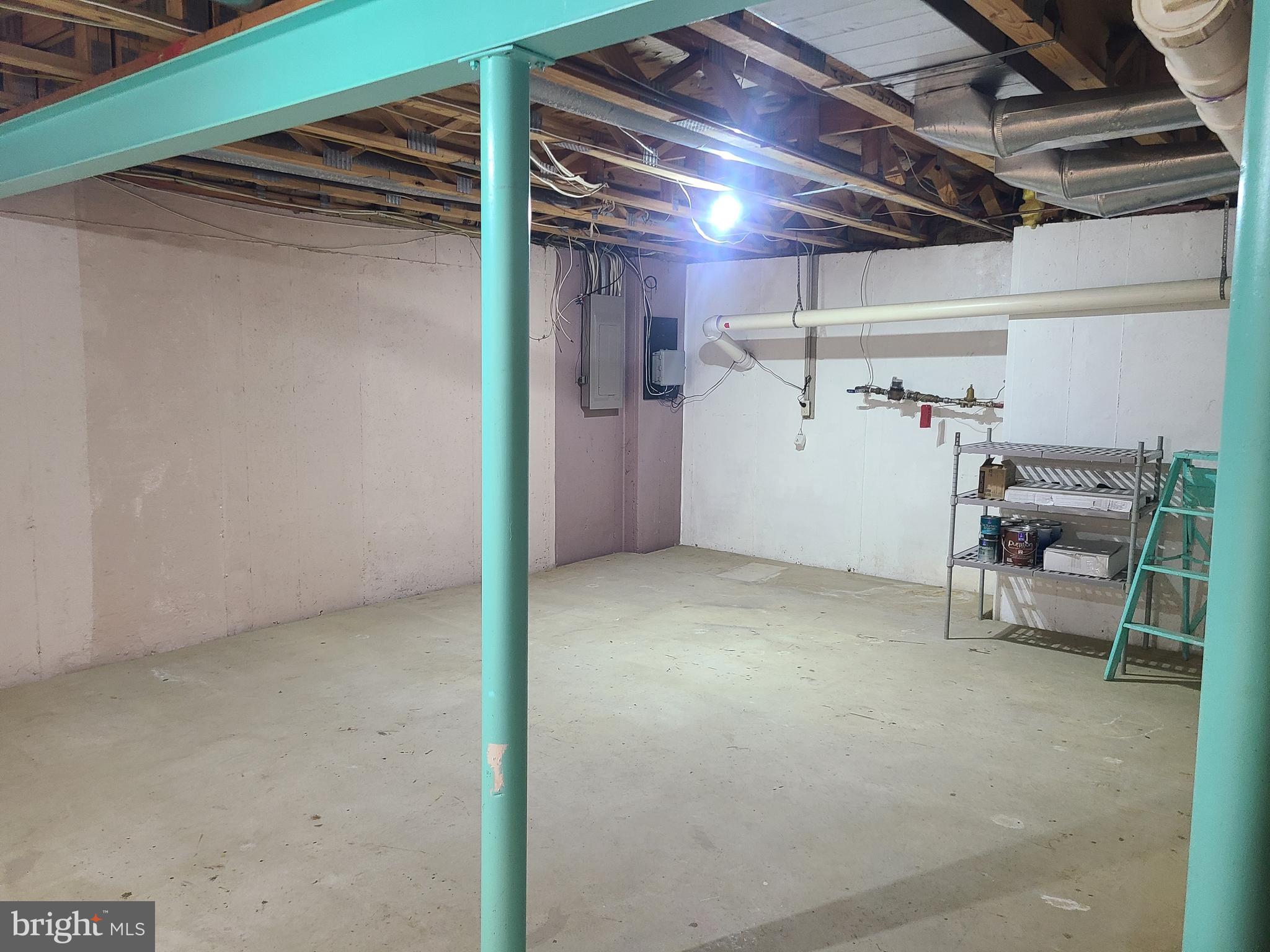 MONTGOMERY GREENE - Residential Lease