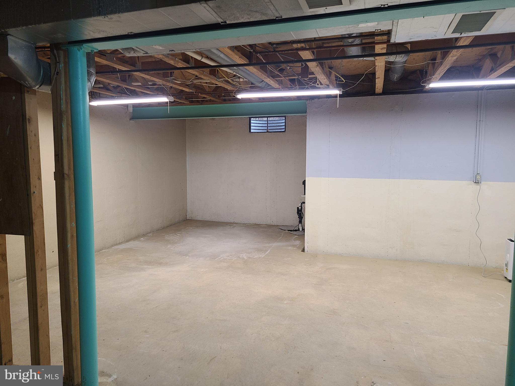 MONTGOMERY GREENE - Residential Lease