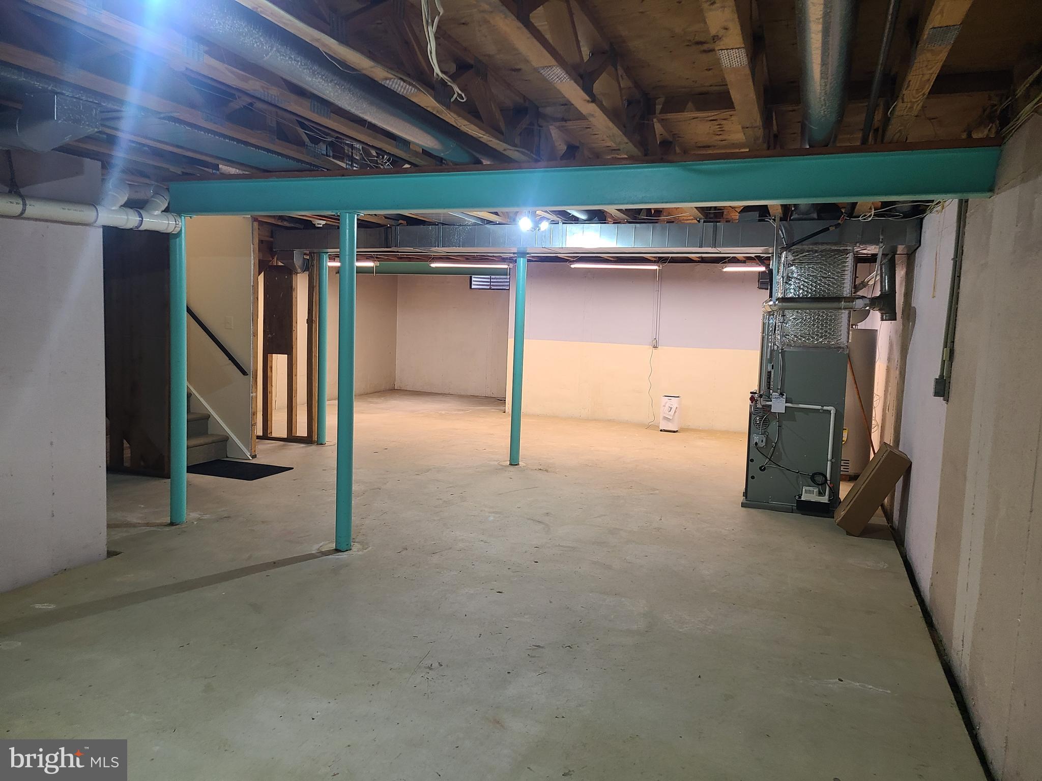 MONTGOMERY GREENE - Residential Lease