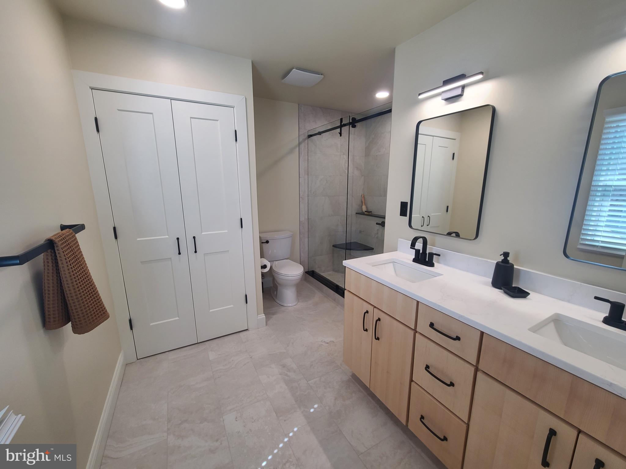 MONTGOMERY GREENE - Residential Lease