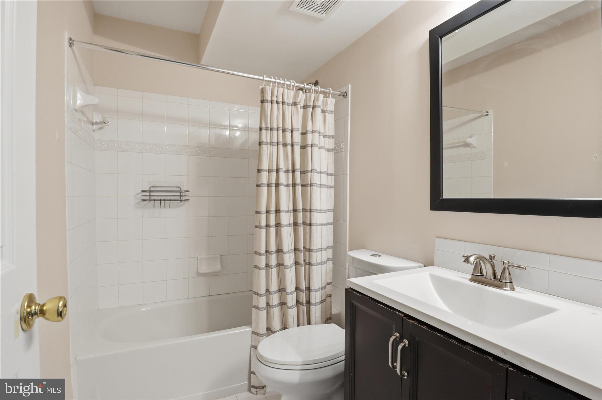 POTOMAC CROSSING - Residential