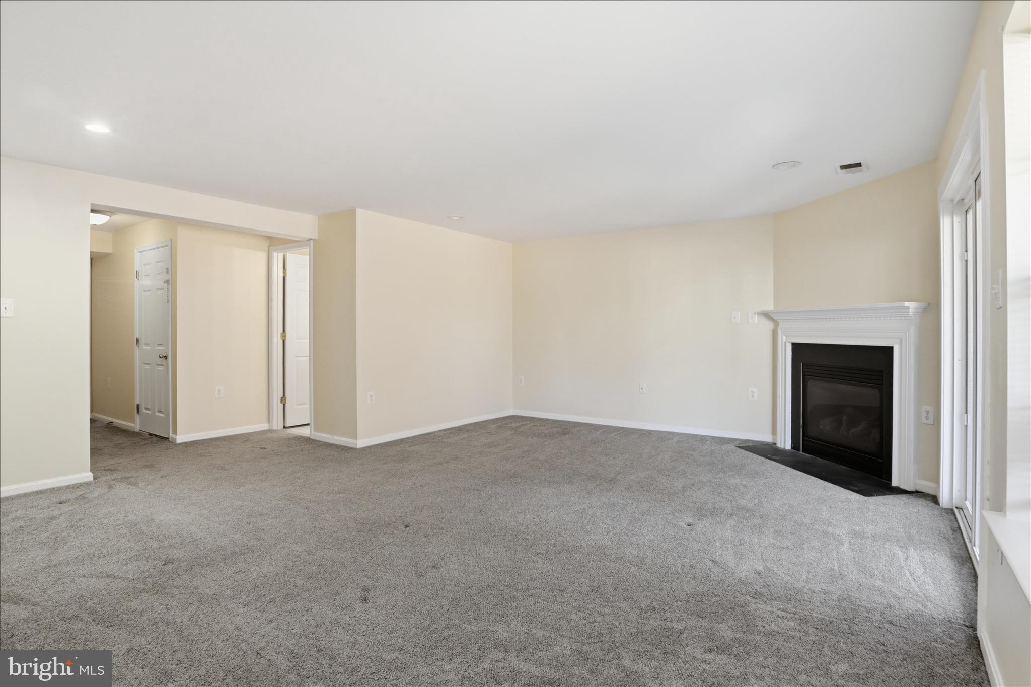 POTOMAC CROSSING - Residential