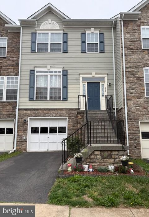 Photo of 915 Buttonwood Terrace NE, LEESBURG, VA 20176 (MLS # VALO2123668)