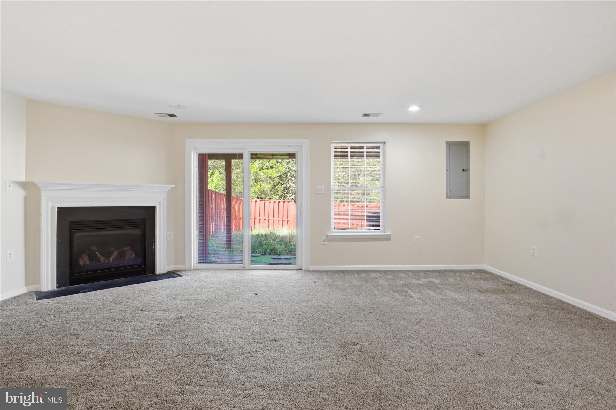 POTOMAC CROSSING - Residential