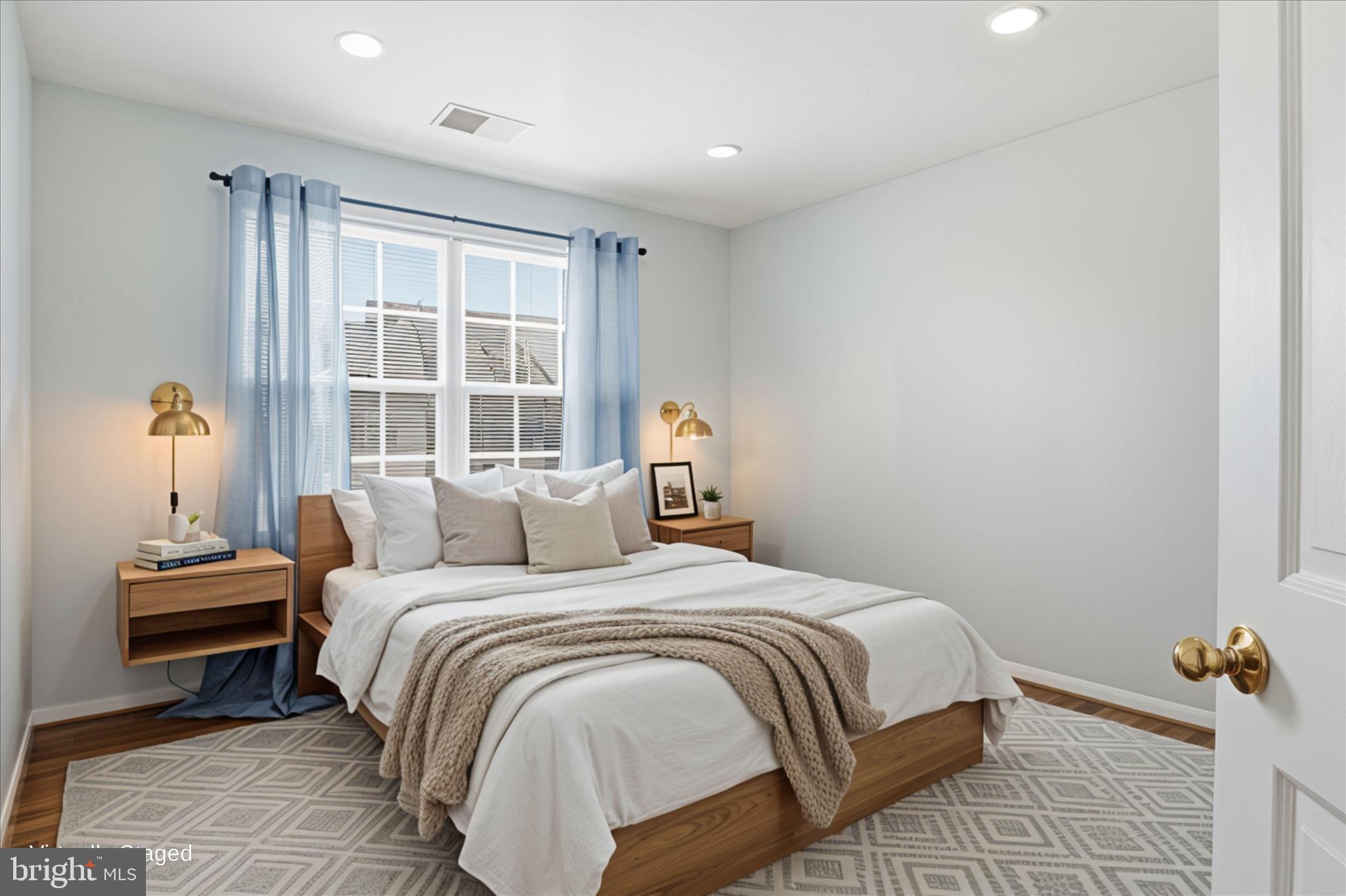 POTOMAC CROSSING - Residential