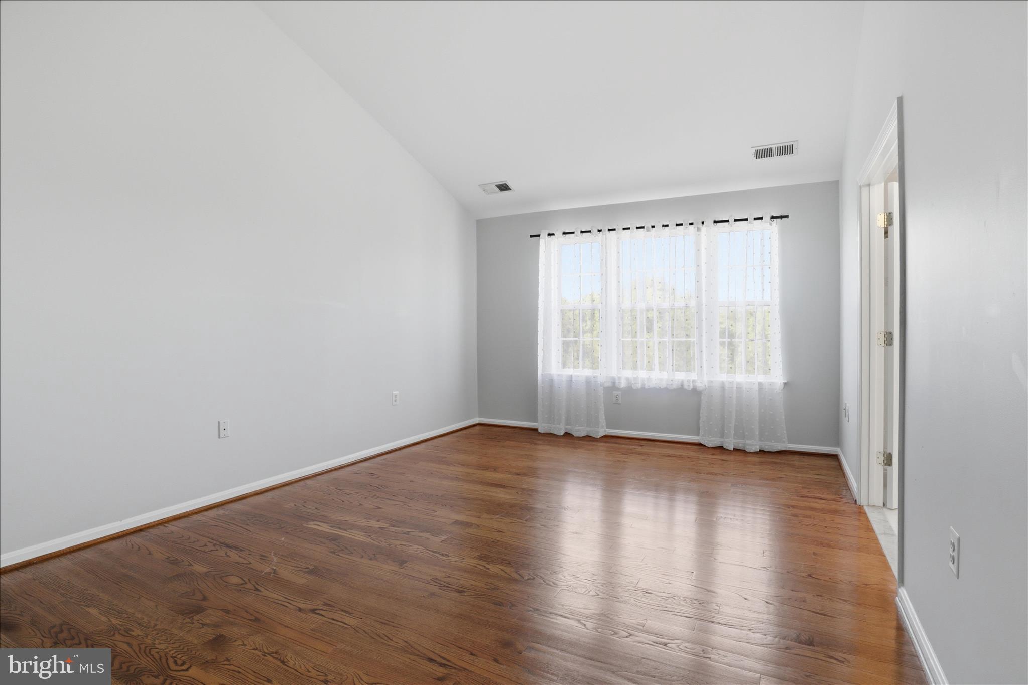 POTOMAC CROSSING - Residential