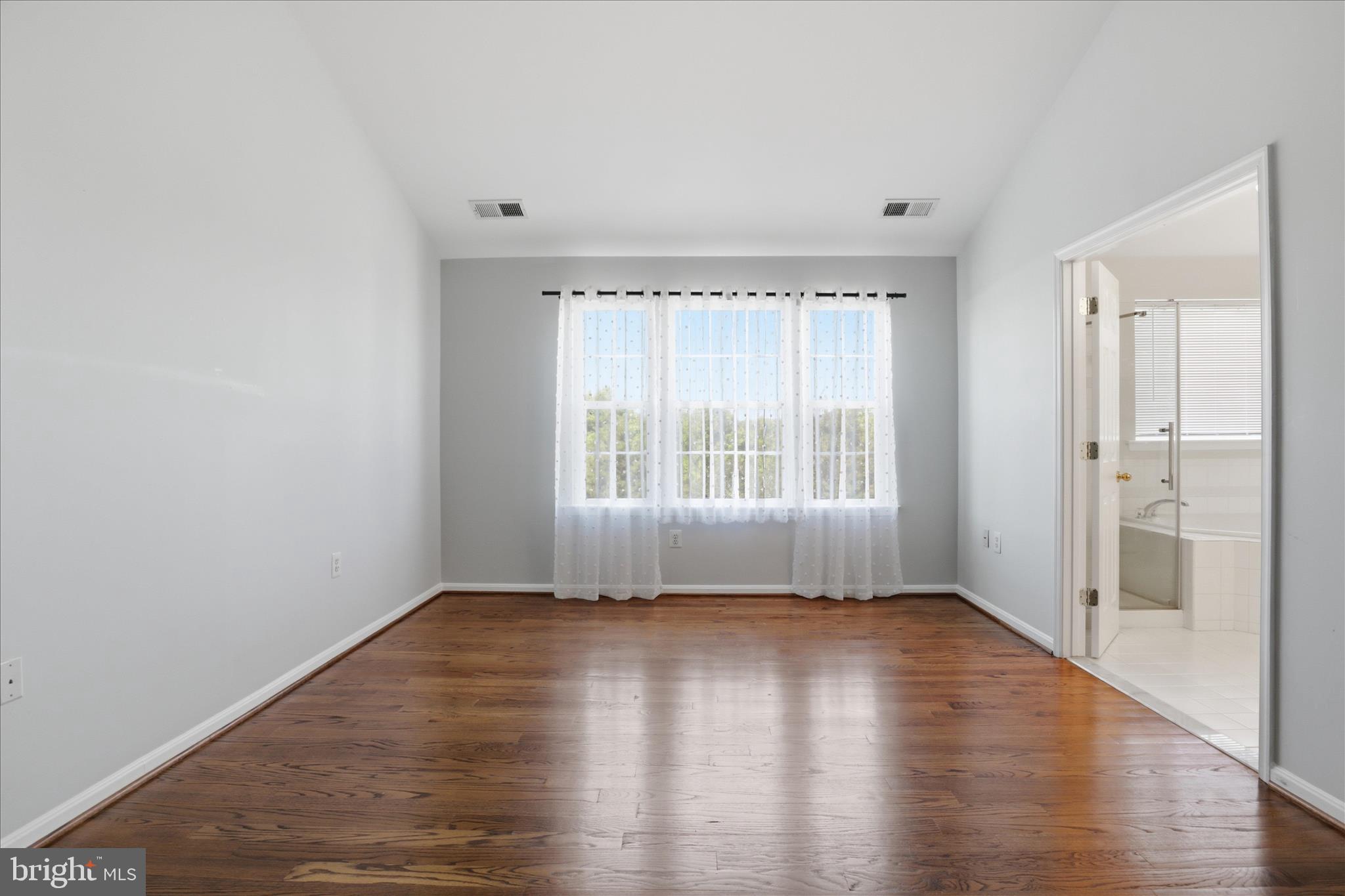 POTOMAC CROSSING - Residential