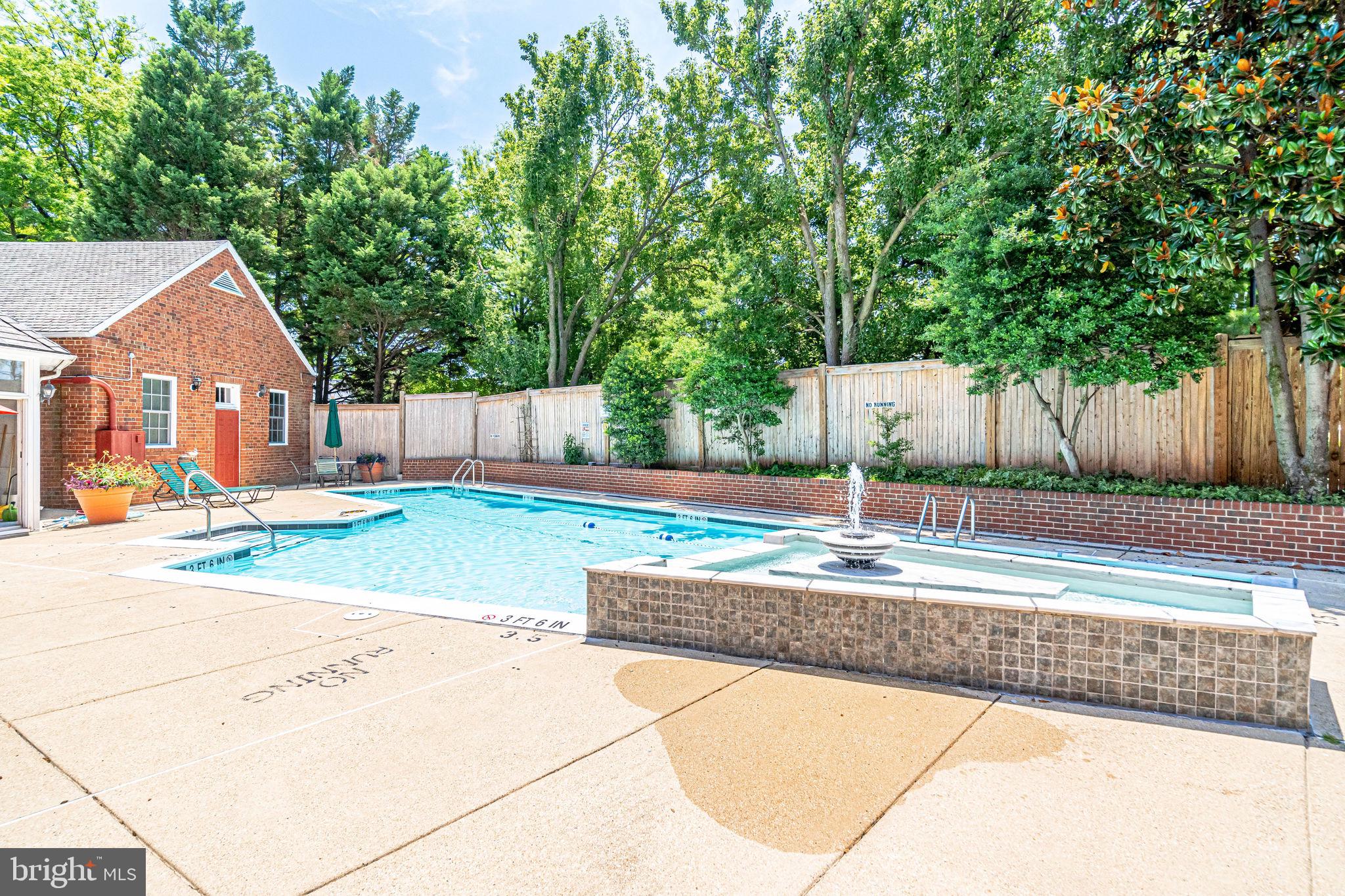 POTOWMACK CROSSING - Residential Lease