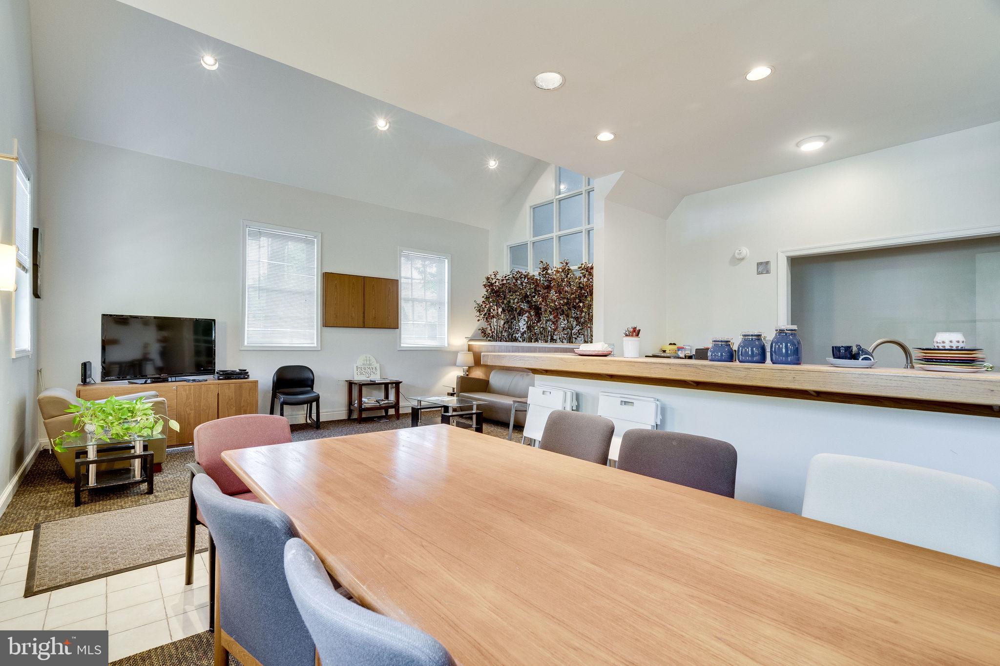 POTOWMACK CROSSING - Residential Lease