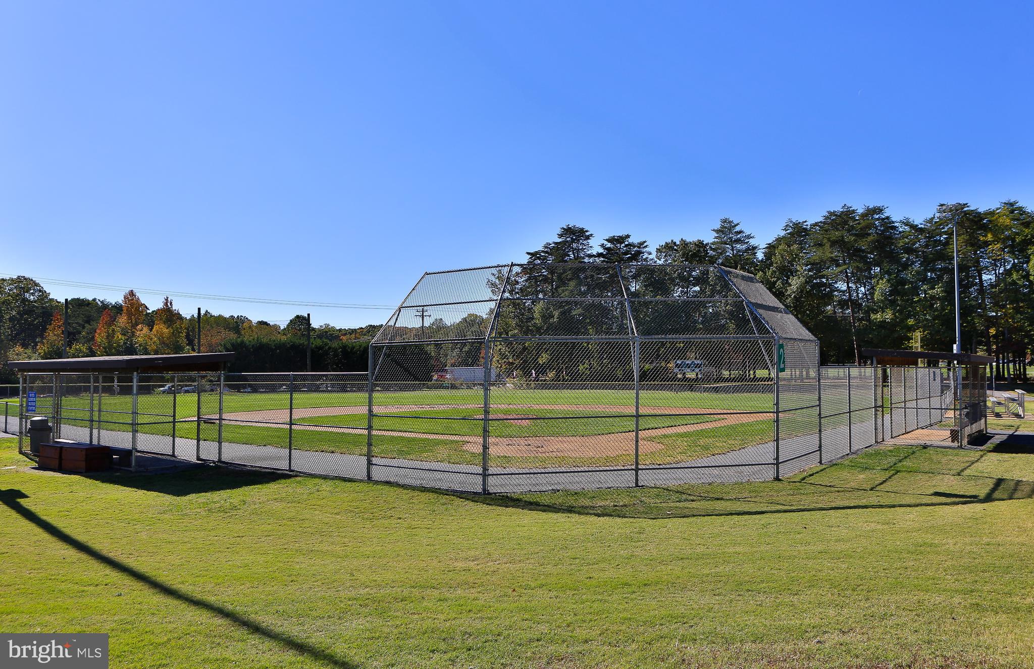 COUNTRY CLUB LAKE - Residential