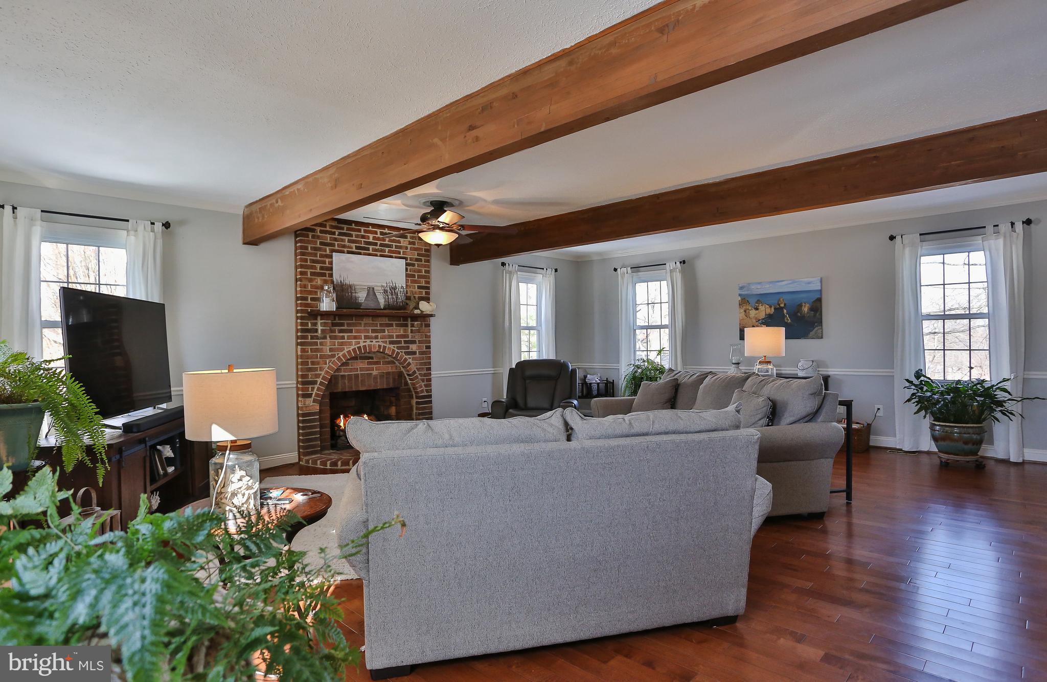 COUNTRY CLUB LAKE - Residential