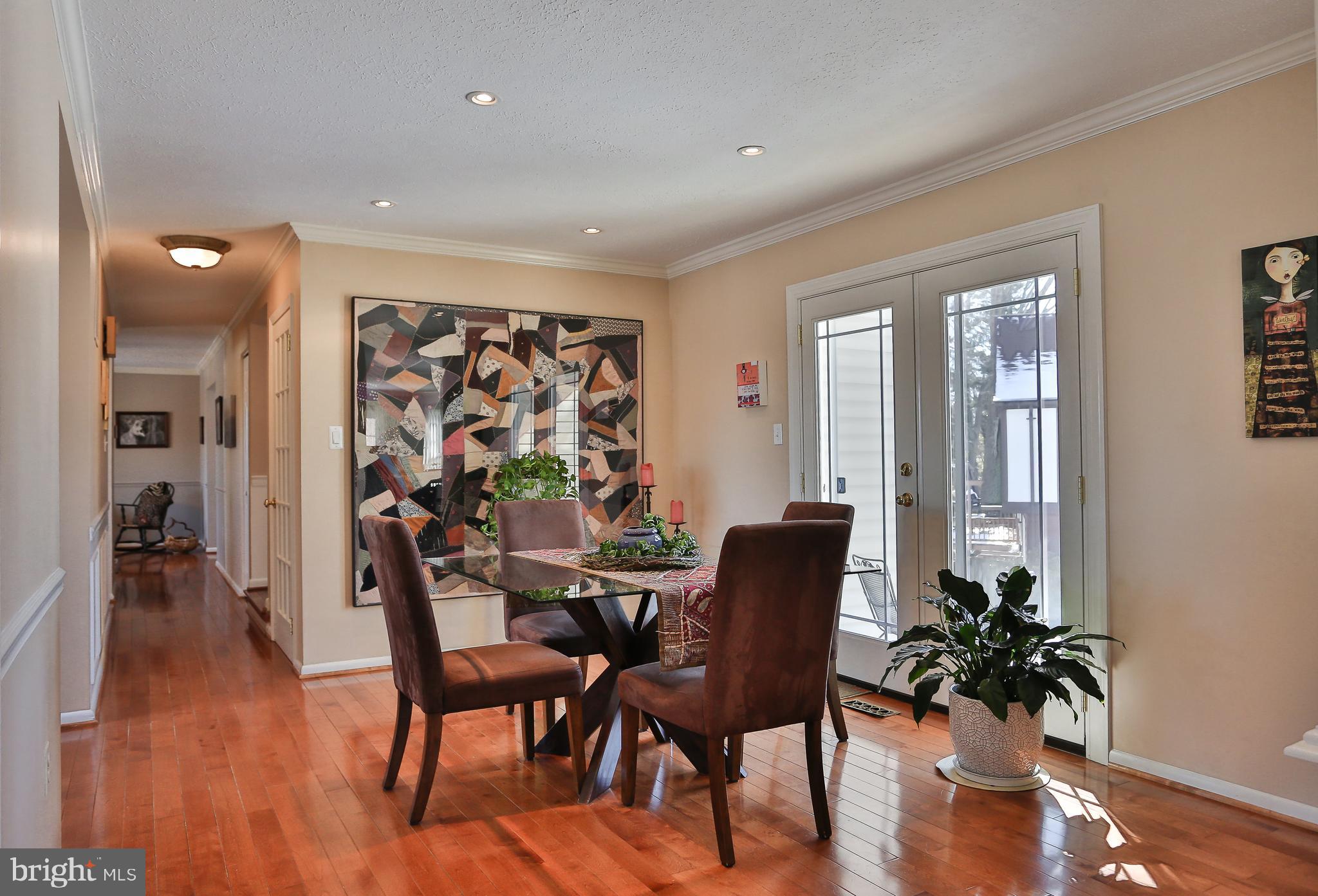 COUNTRY CLUB LAKE - Residential