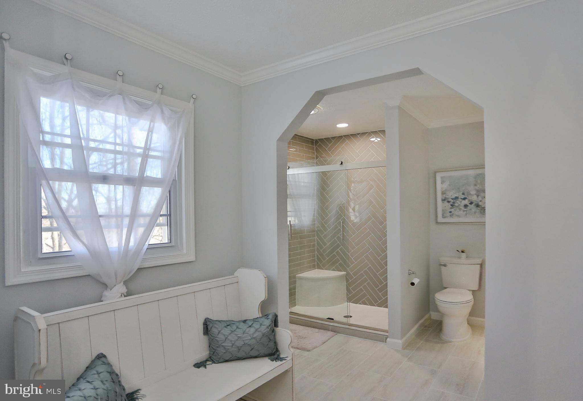 COUNTRY CLUB LAKE - Residential