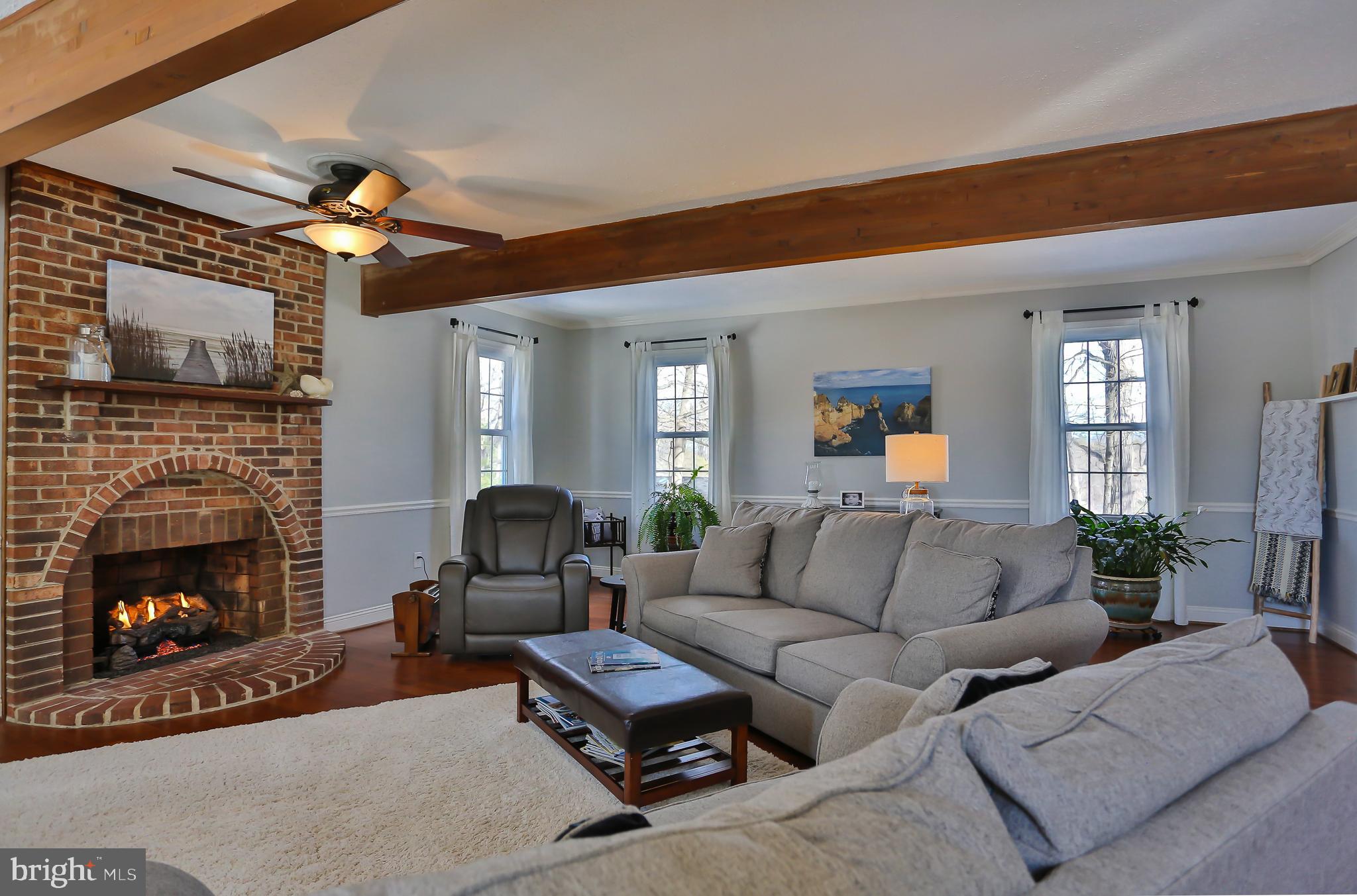 COUNTRY CLUB LAKE - Residential