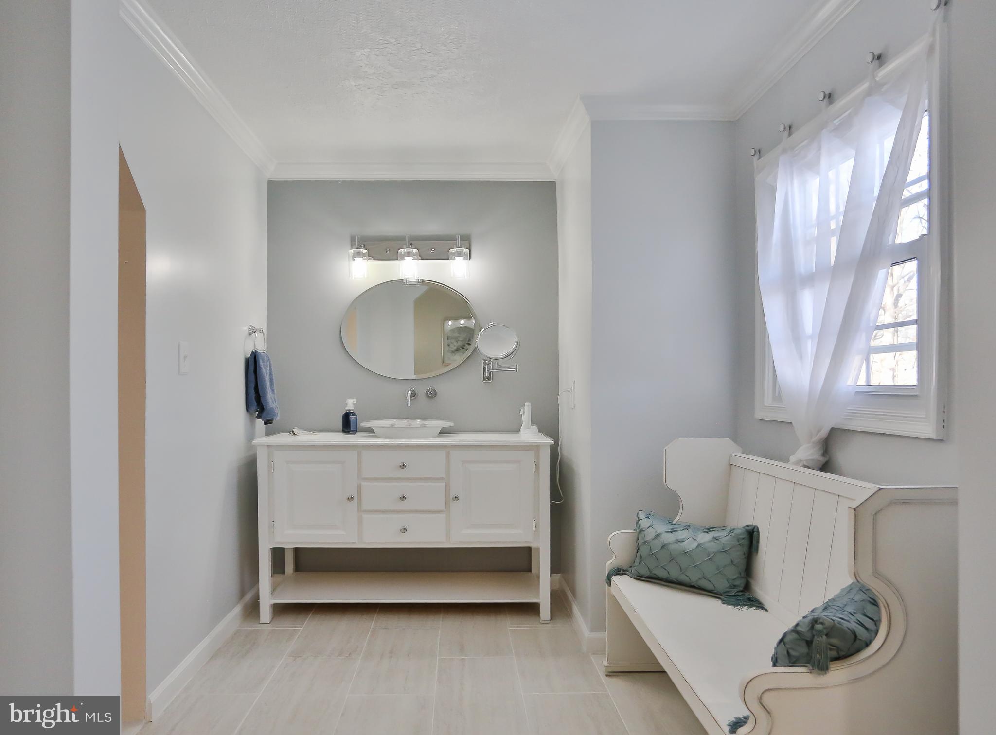 COUNTRY CLUB LAKE - Residential