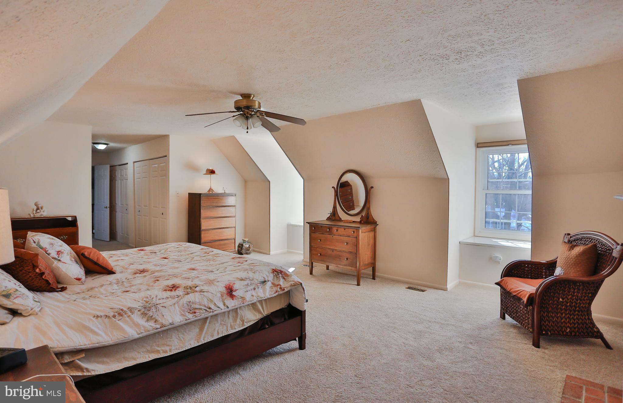 COUNTRY CLUB LAKE - Residential