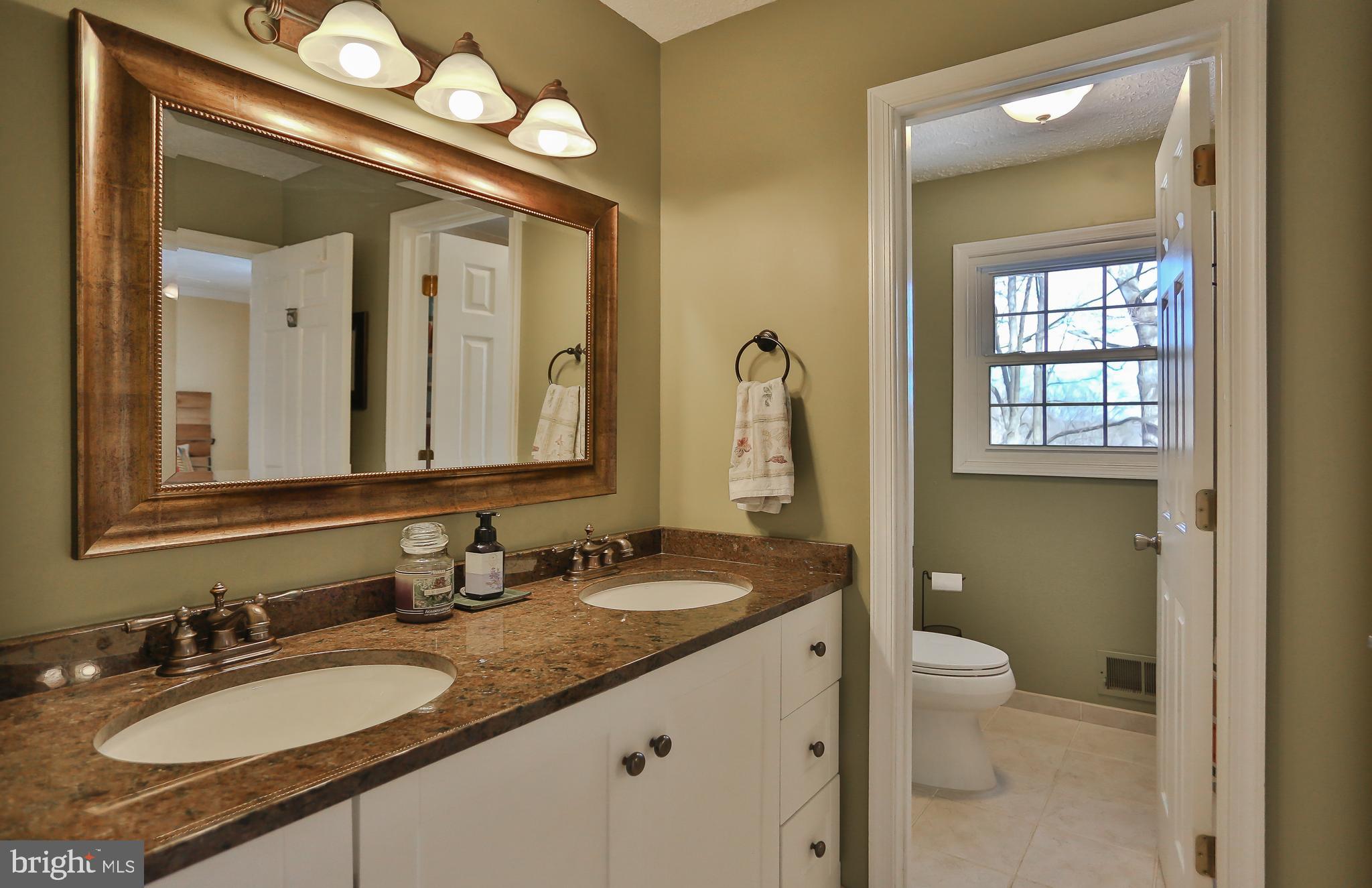 COUNTRY CLUB LAKE - Residential