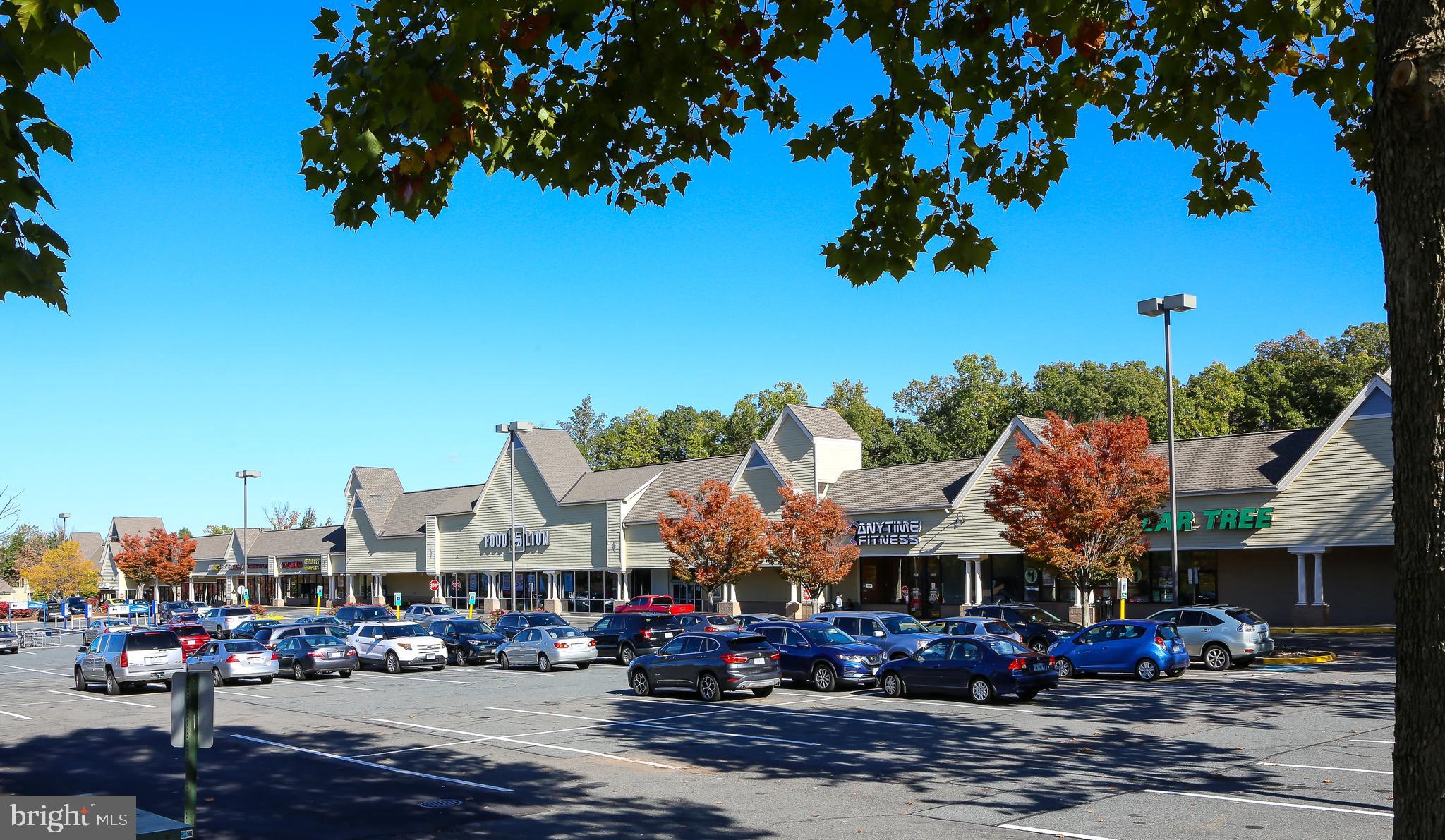 COUNTRY CLUB LAKE - Residential