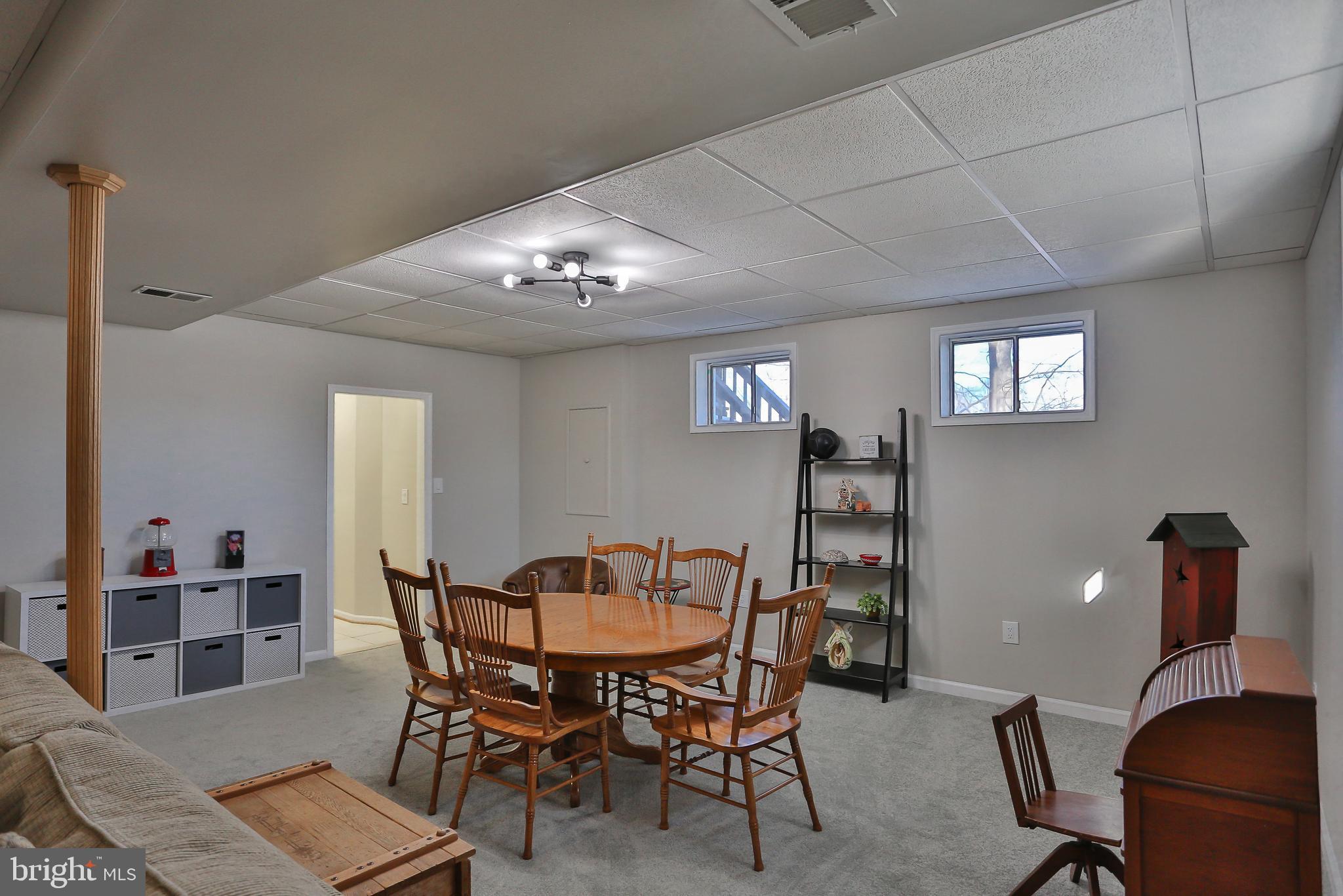 COUNTRY CLUB LAKE - Residential