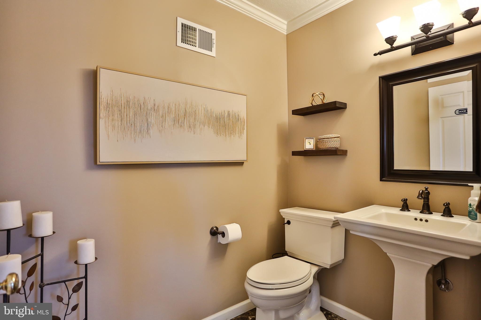 COUNTRY CLUB LAKE - Residential