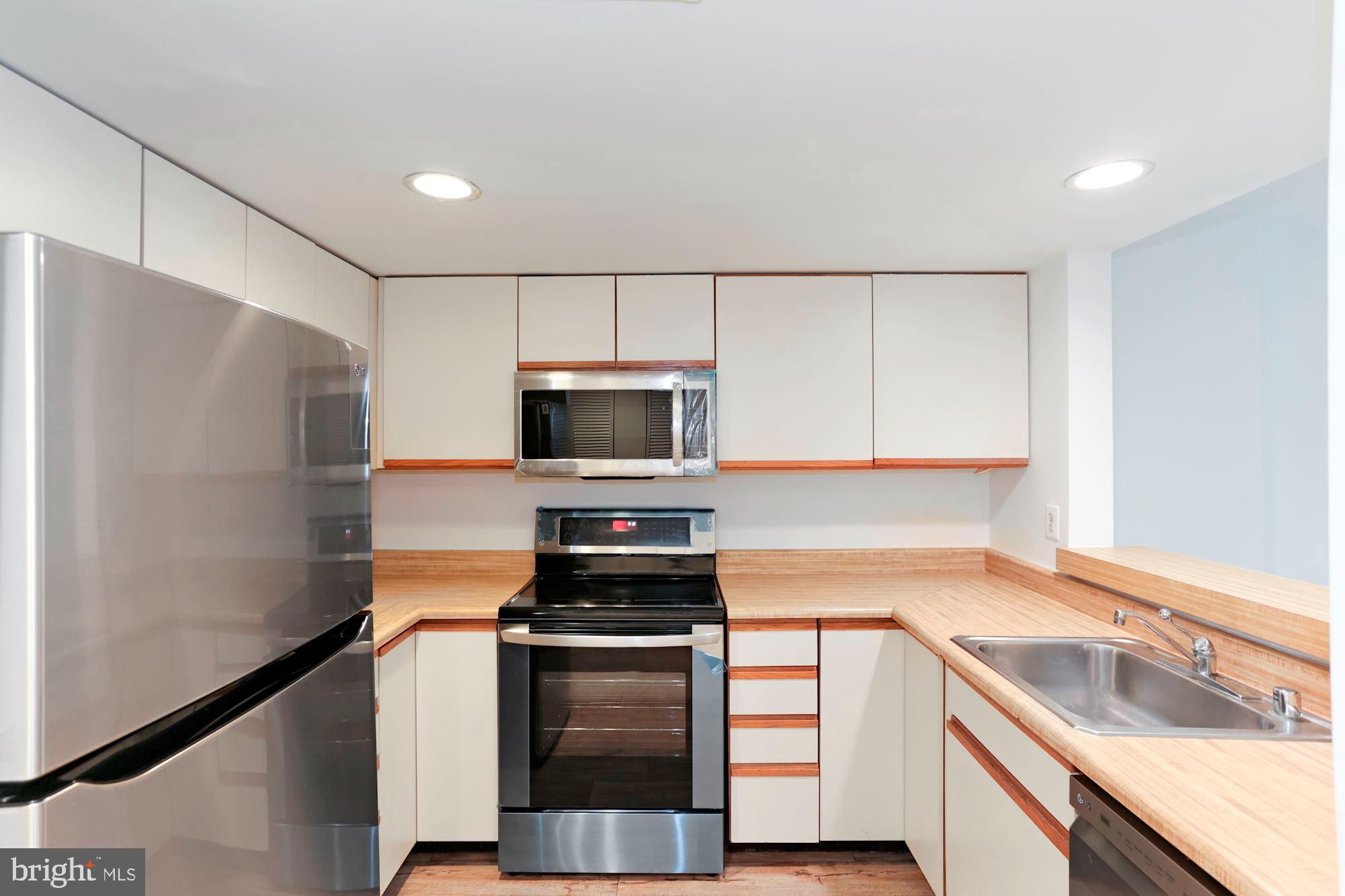 THOREAU PLACE CONDOS - Residential