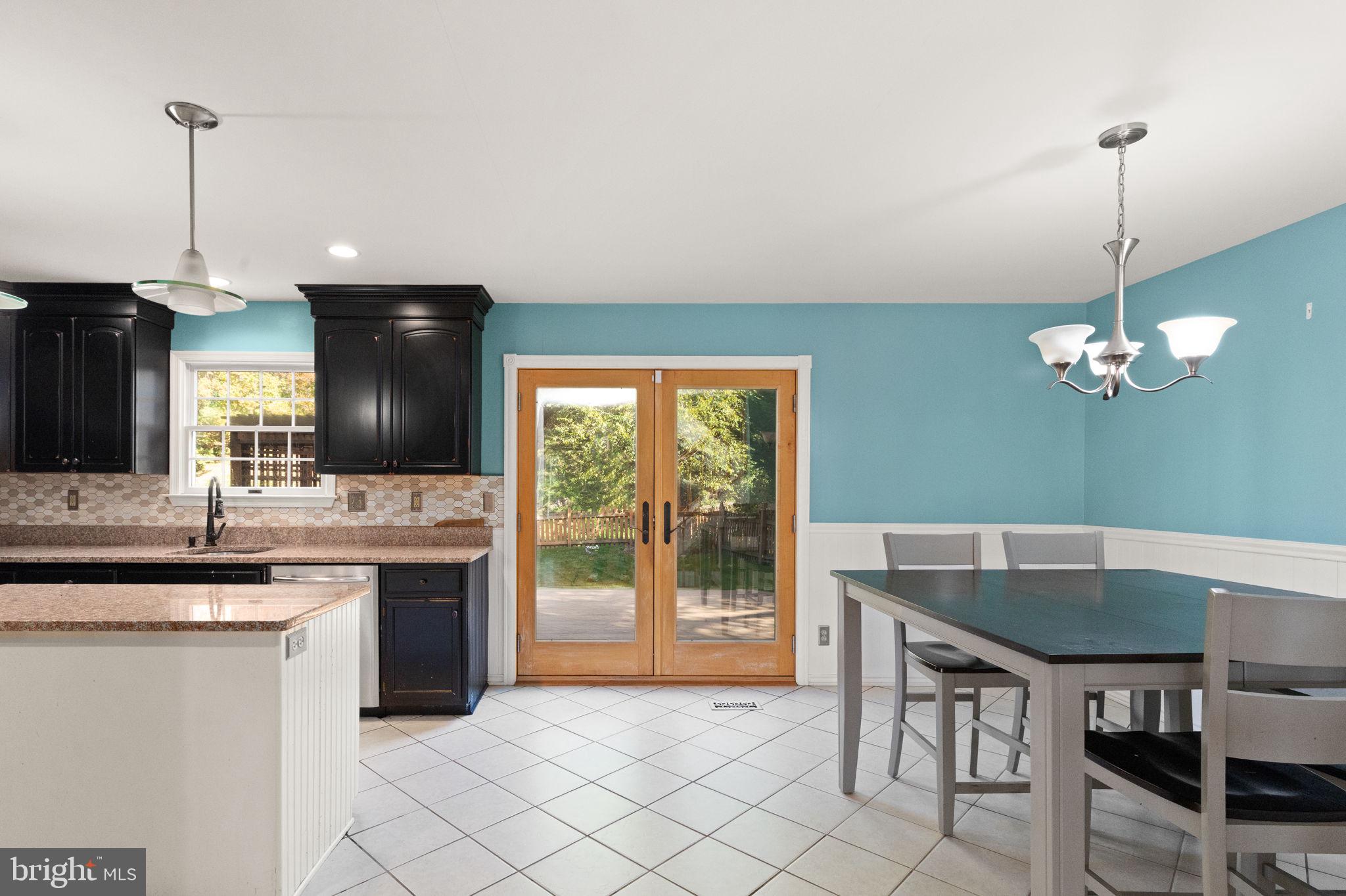 SOUTH HAMPTON - Residential Lease