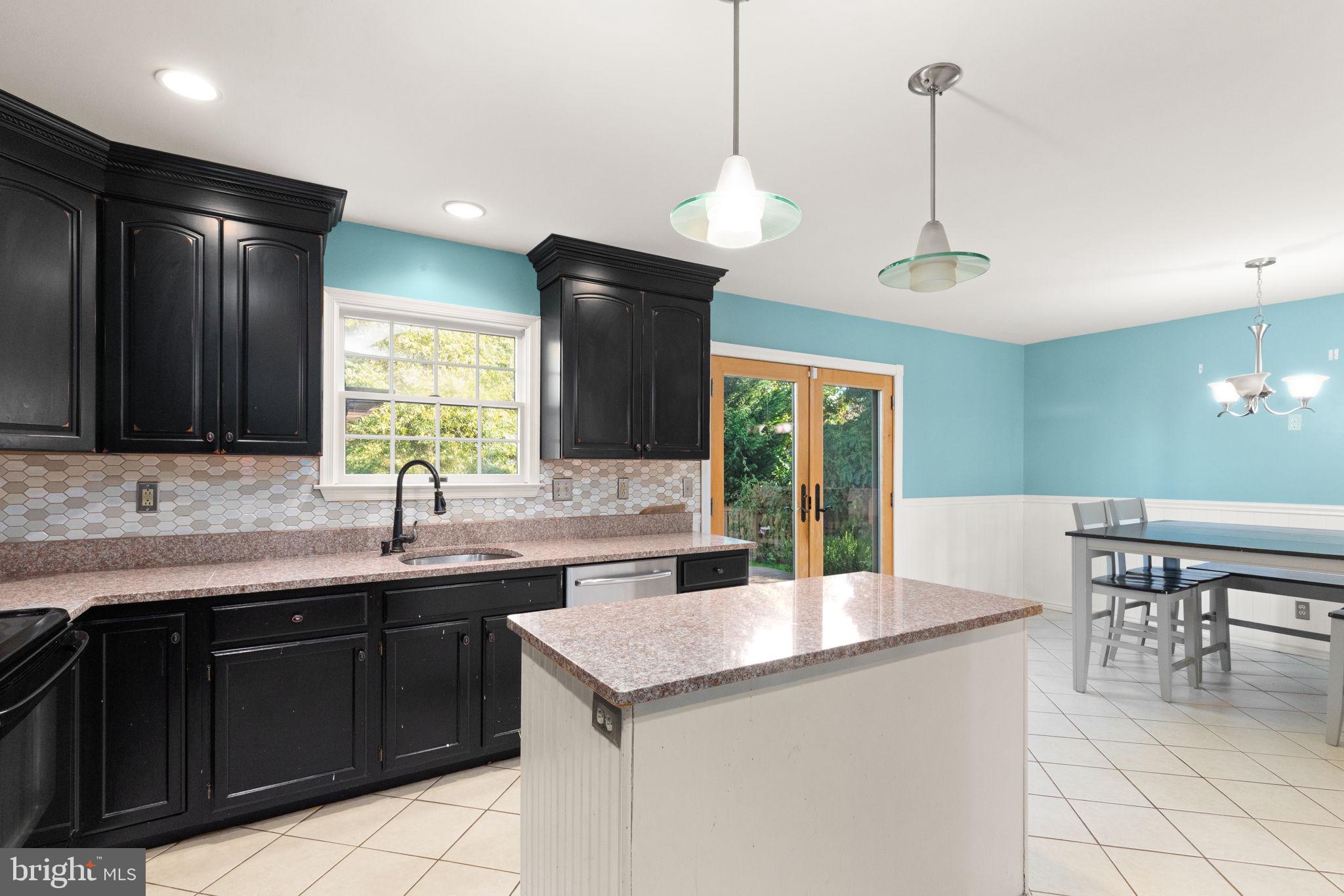 SOUTH HAMPTON - Residential Lease