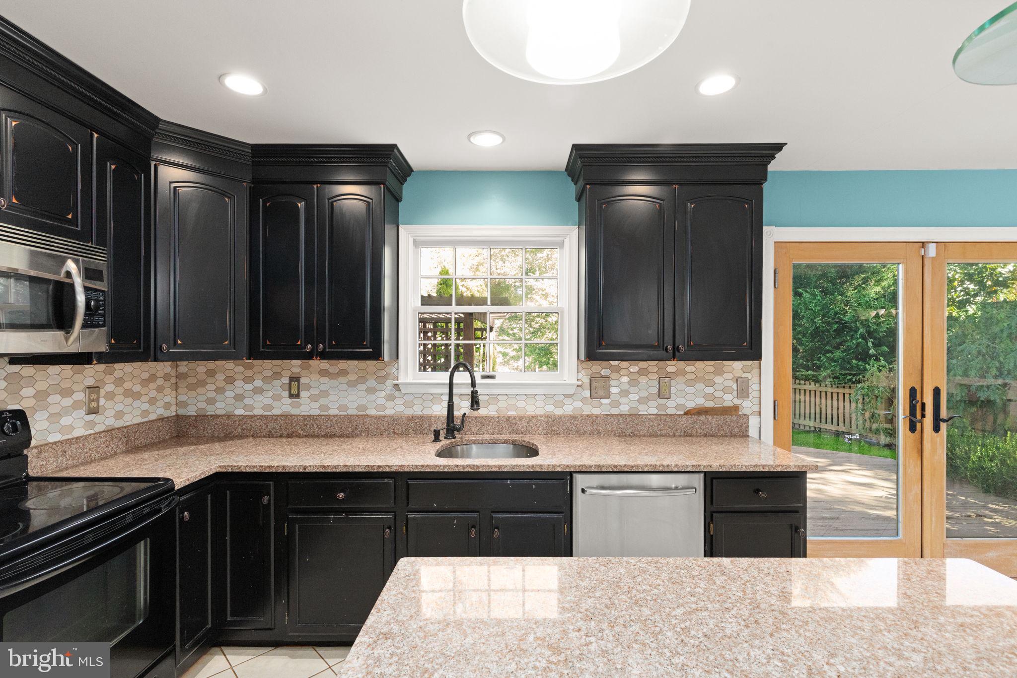 SOUTH HAMPTON - Residential Lease