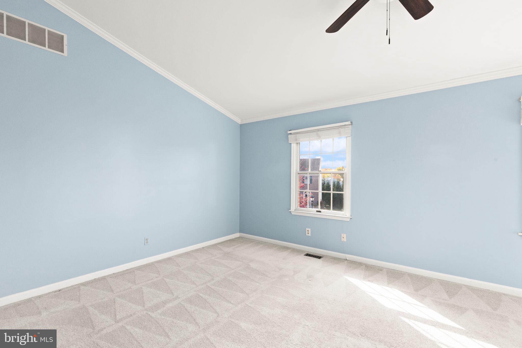 SOUTH HAMPTON - Residential Lease