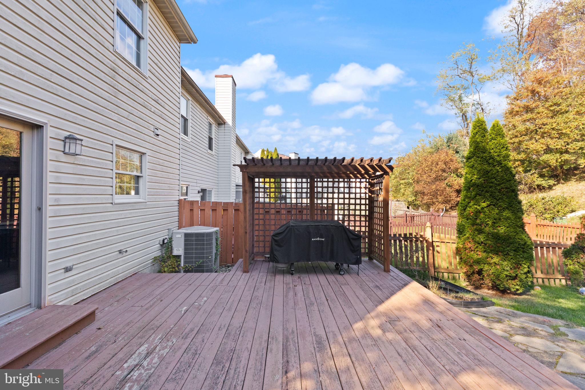 SOUTH HAMPTON - Residential Lease