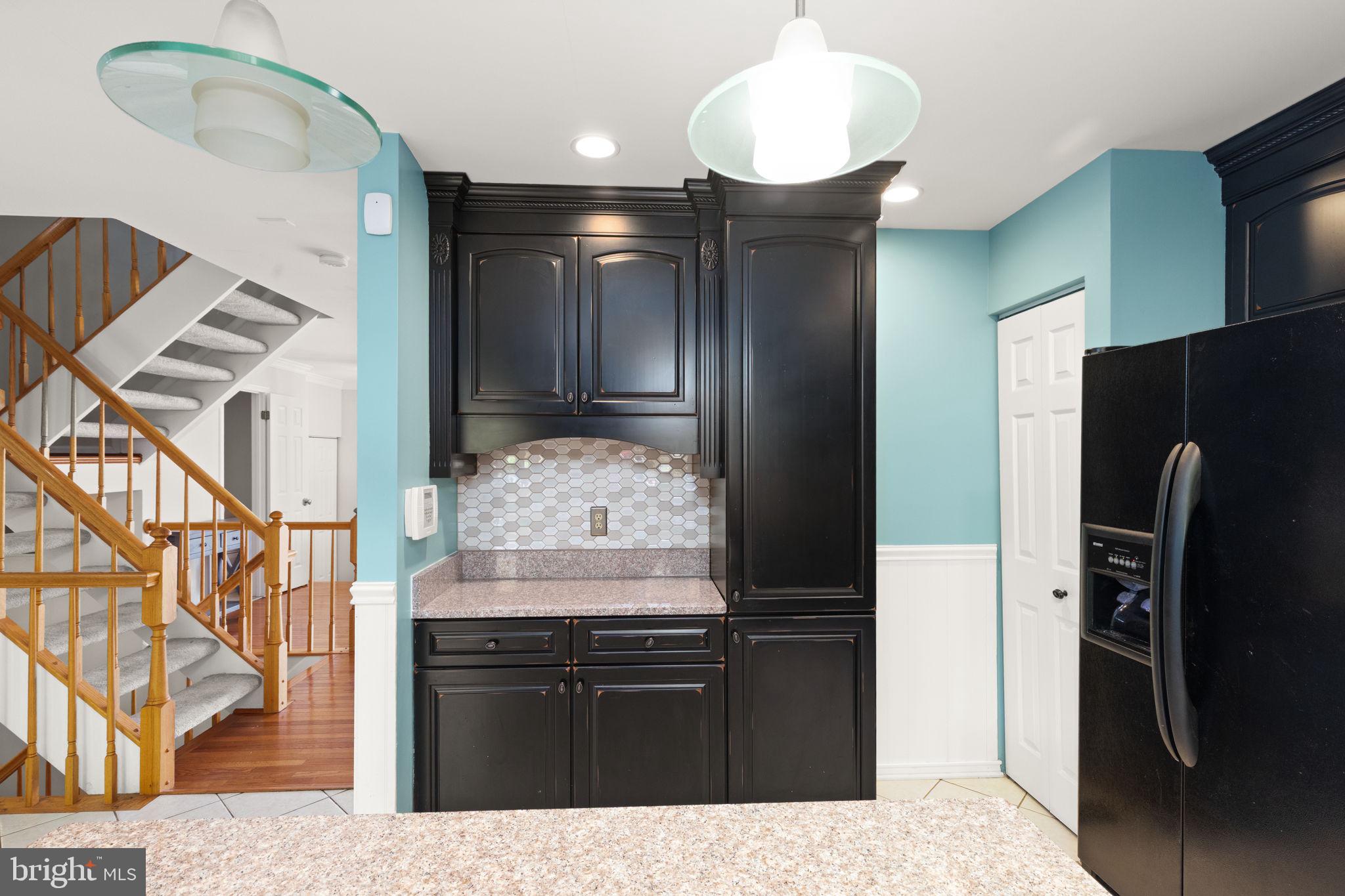 SOUTH HAMPTON - Residential Lease