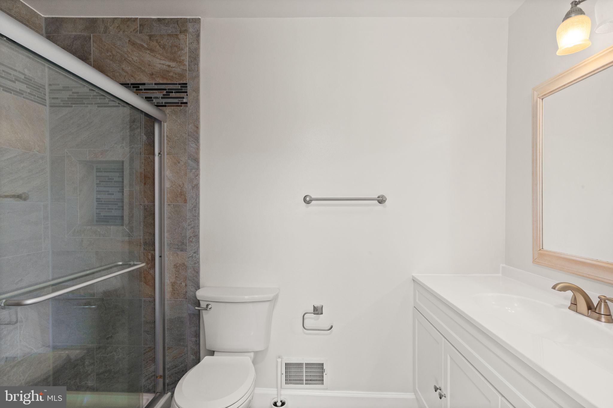 SOUTH HAMPTON - Residential Lease