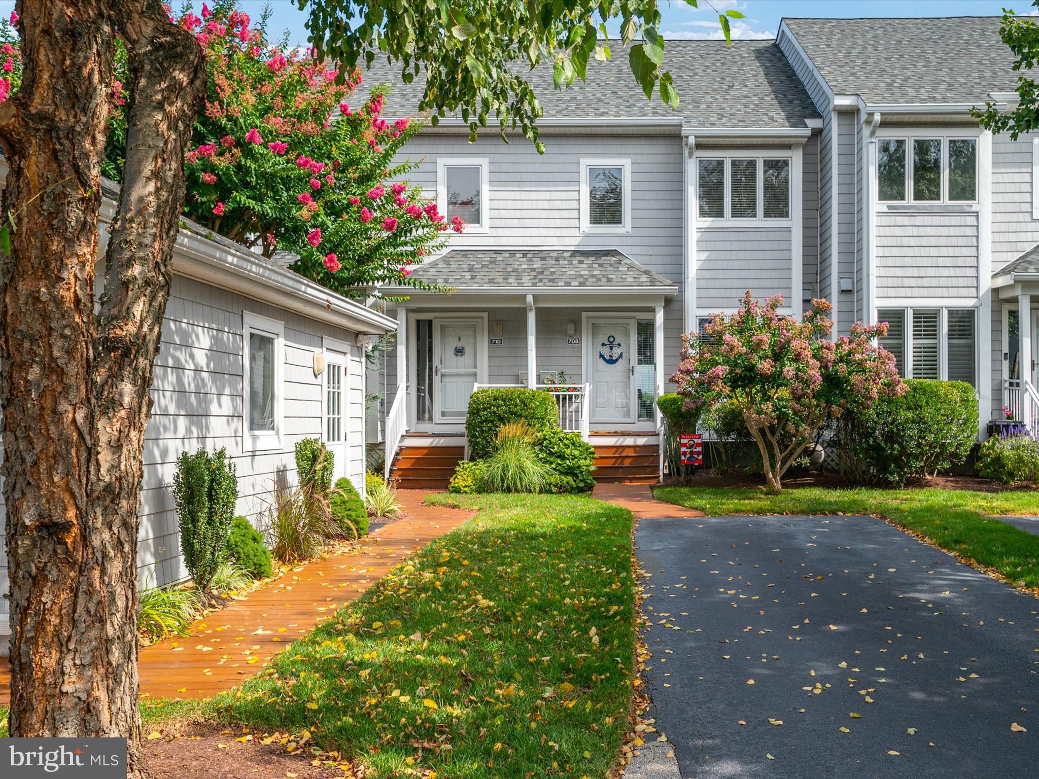 708 OYSTER COVE DRIVE